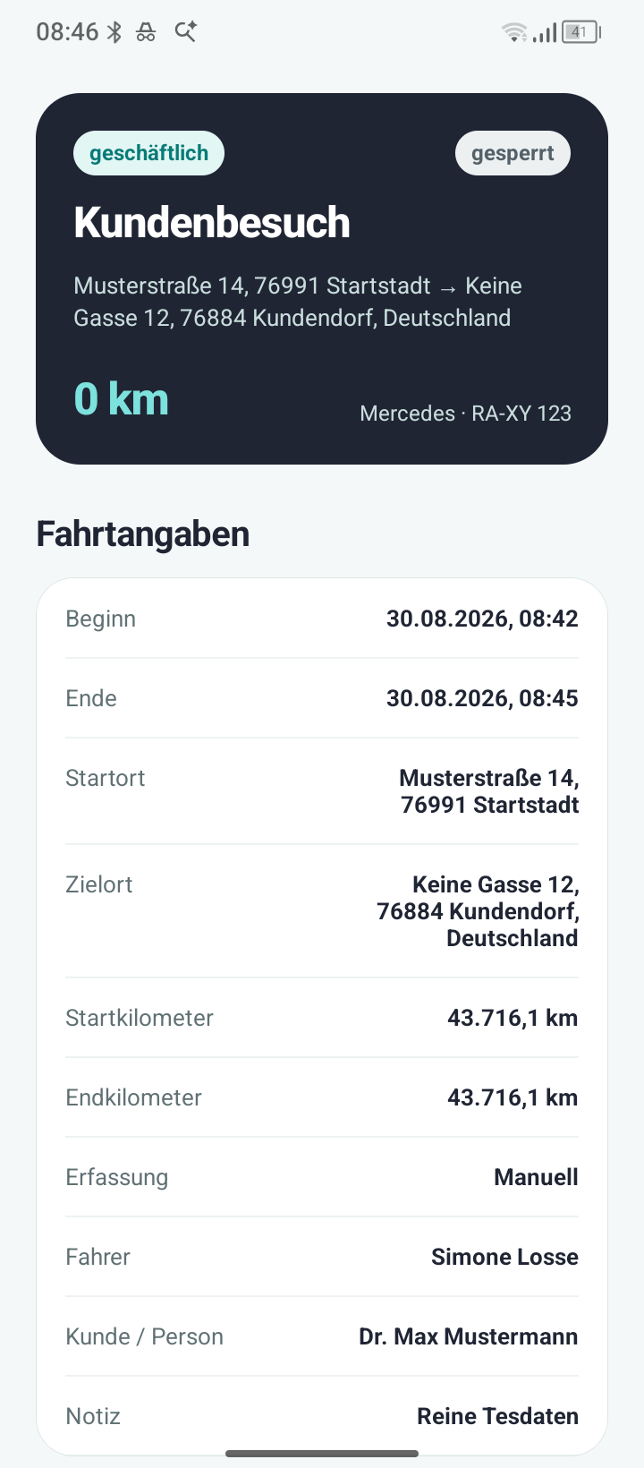 DrivePilot-Fahrzeugübersicht mit Wartungshinweis und DrivePilot-Plus-Hinweis